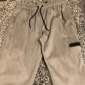 grey sweatpants